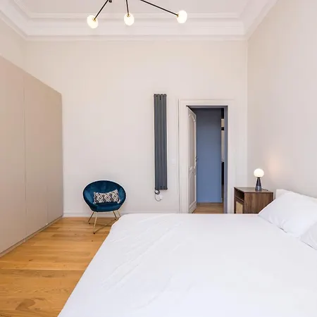 Appartement Le Danube Du Midi, Elegant T4, Clim, Centre Historique Montpellier