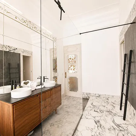 Appartement Le Danube Du Midi, Elegant T4, Clim, Centre Historique Montpellier