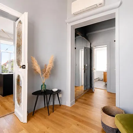 Appartement Le Danube Du Midi, Elegant T4, Clim, Centre Historique Montpellier